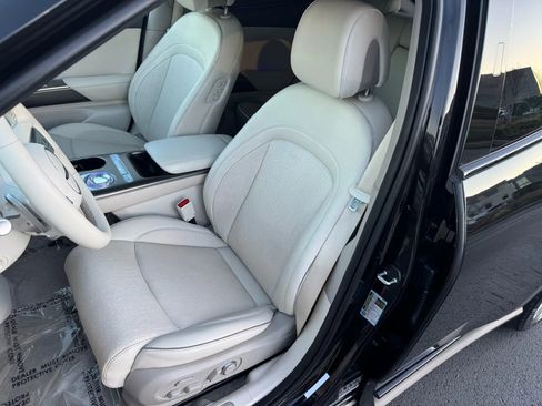 Used 2023 Genesis GV60 Advanced w/ Security Package image 22