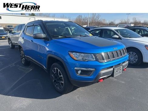 Used 2020 Jeep Compass Trailhawk image 1