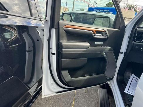 Used 2022 GMC Sierra 1500 Denali w/ Denali Reserve Package image 16