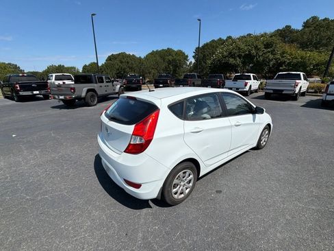 Used 2013 Hyundai Accent GS FWD image 8