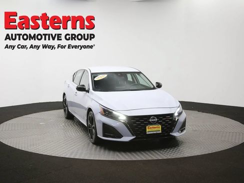 Used 2023 Nissan Altima 2.5 SR FWD image 54