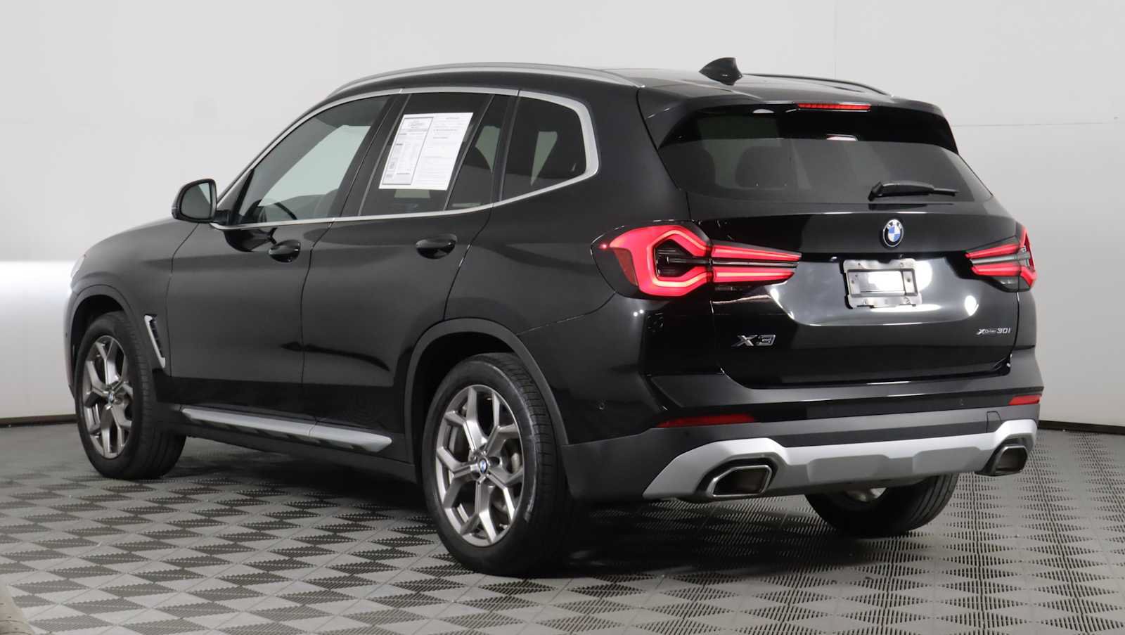 Used 2023 BMW X3 xDrive30i w/ Premium Package w/ZPA AWD/4WD image 4