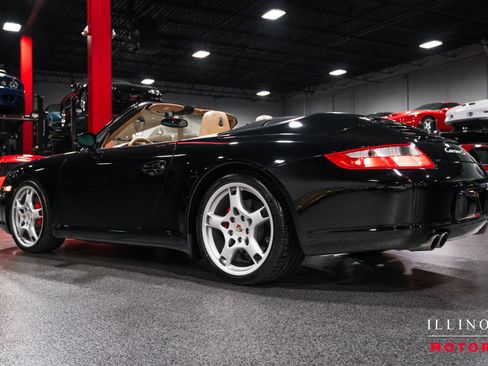 Used 2005 Porsche 911 Carrera S RWD image 3