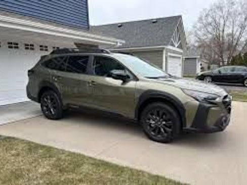 Used 2025 Subaru Outback Onyx Edition AWD/4WD image 7