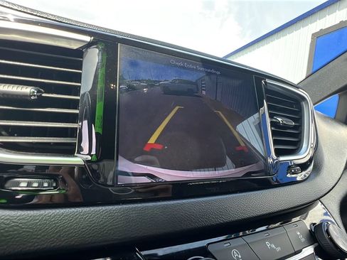 Used 2019 Chrysler Pacifica Touring-L w/ S Appearance Package FWD image 27