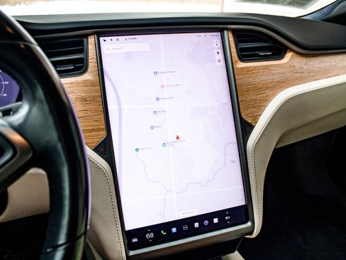 Used 2020 Tesla Model S Long Range Plus image 34