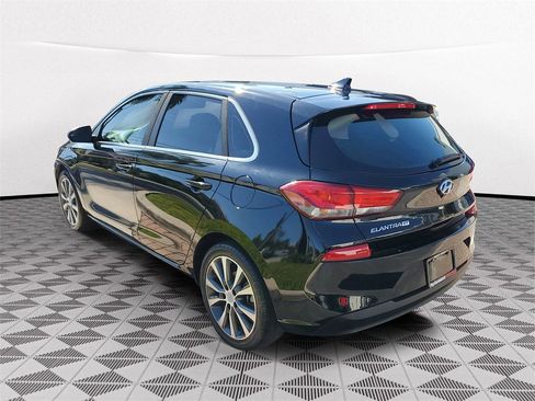 Used 2018 Hyundai Elantra GT image 4