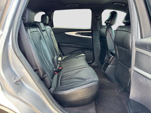Used 2020 Lincoln Nautilus FWD image 26