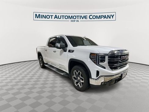 Used 2023 GMC Sierra 1500 SLT image 2