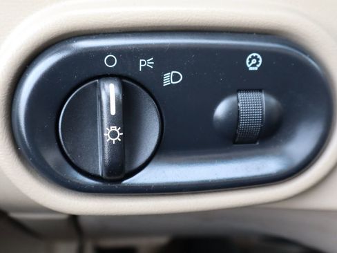 Used 2004 Ford Explorer Sport Trac XLT image 29