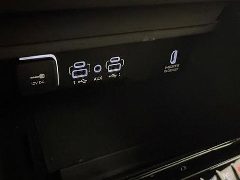 Used 2024 Jeep Grand Wagoneer Series III image 40