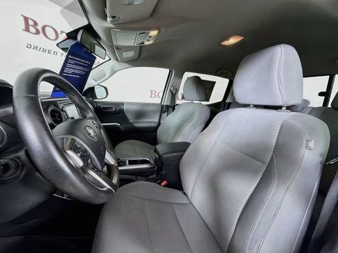Used 2019 Toyota Tacoma SR5 RWD image 23