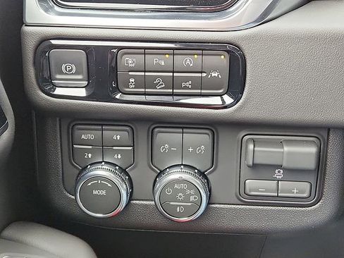 New 2026 GMC Yukon Elevation w/ Elevation Premium Package image 17