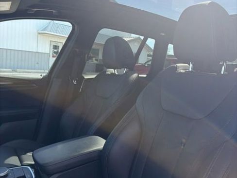 Used 2024 BMW X3 xDrive30i AWD/4WD image 3