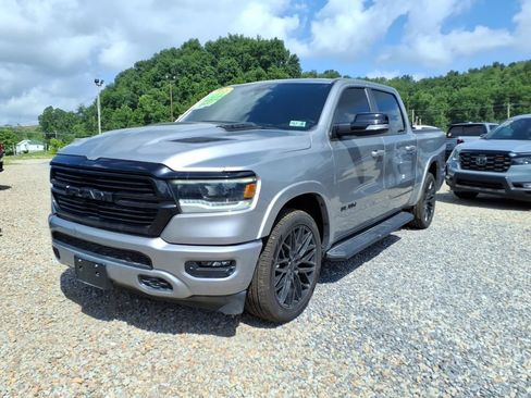 Used 2022 RAM 1500 Laramie AWD/4WD image 3