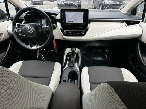 Used 2025 Toyota Corolla LE FWD image 12