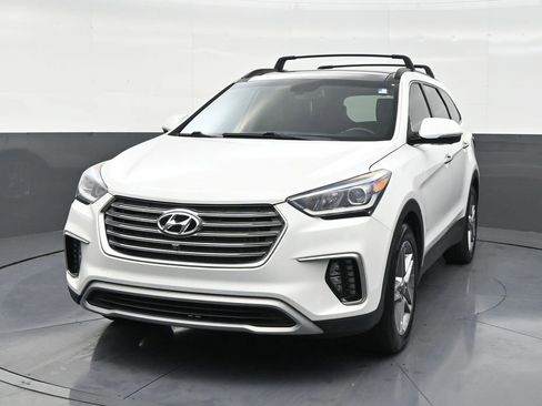 Used 2018 Hyundai Santa Fe SE image 8