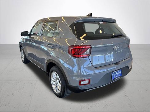 Used 2021 Hyundai Venue SE FWD image 9