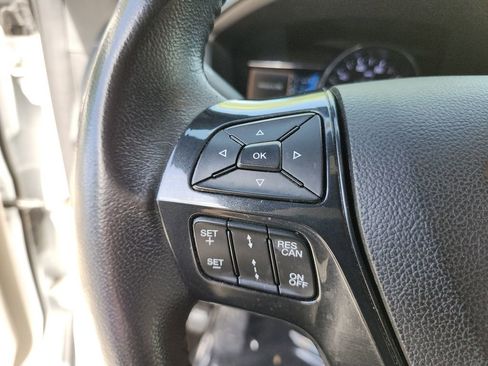 Used 2019 Ford Explorer XLT w/ Equipment Group 202A FWD image 27