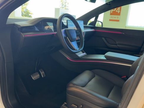 Used 2026 Tesla Model X Plaid AWD/4WD image 3