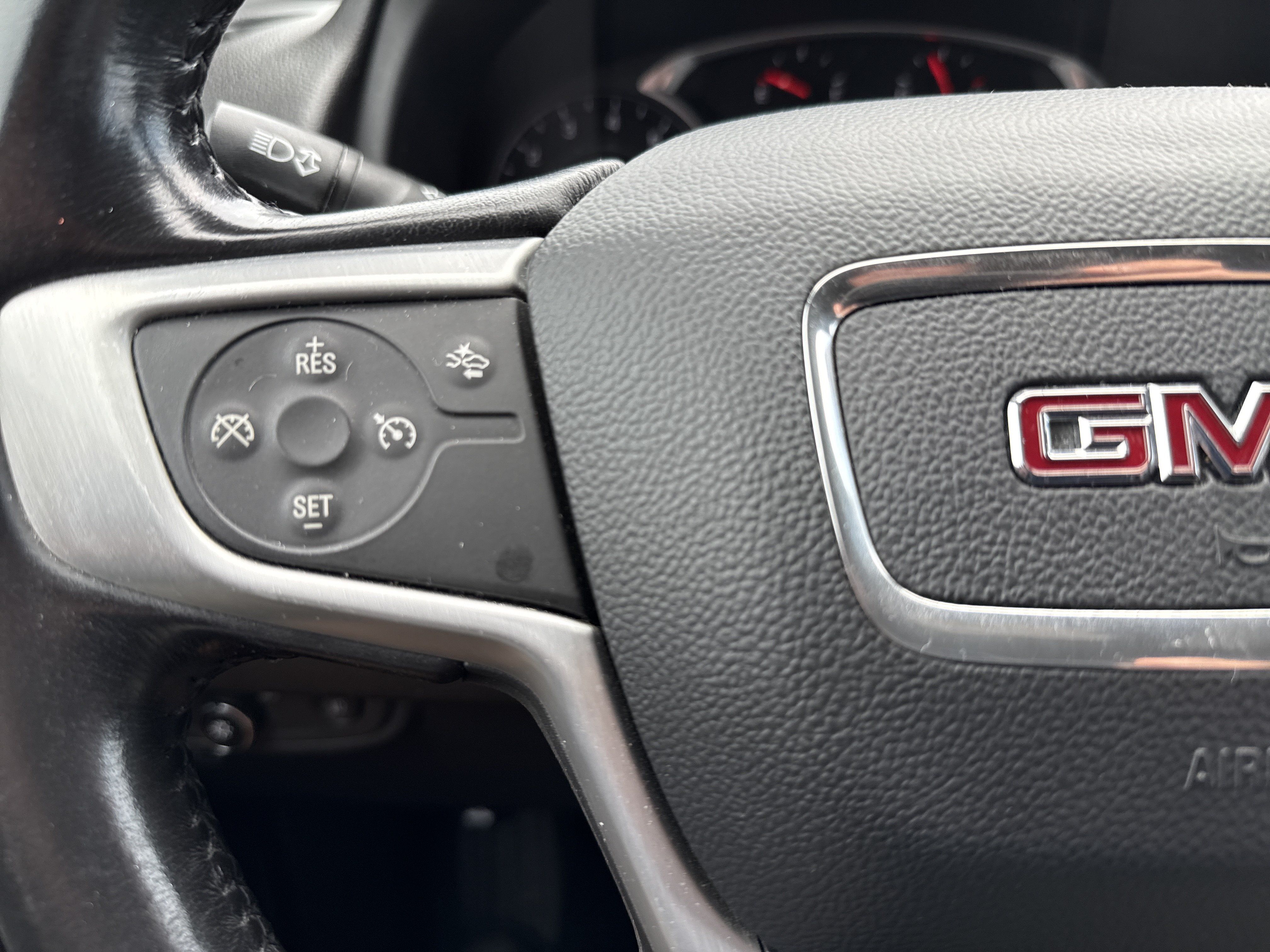 Used 2020 GMC Terrain SLT AWD/4WD image 18