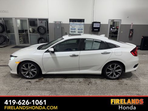 Used 2019 Honda Civic Touring image 7