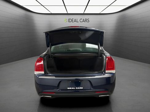 Used 2016 Chrysler 300 Limited RWD image 6