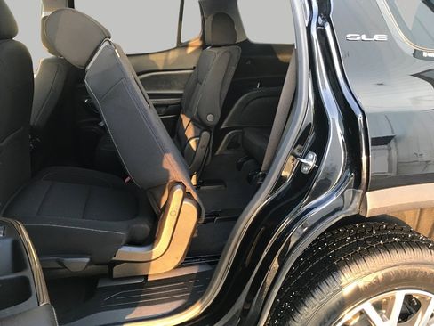 Used 2023 GMC Acadia SLE w/ Driver Convenience Package image 22