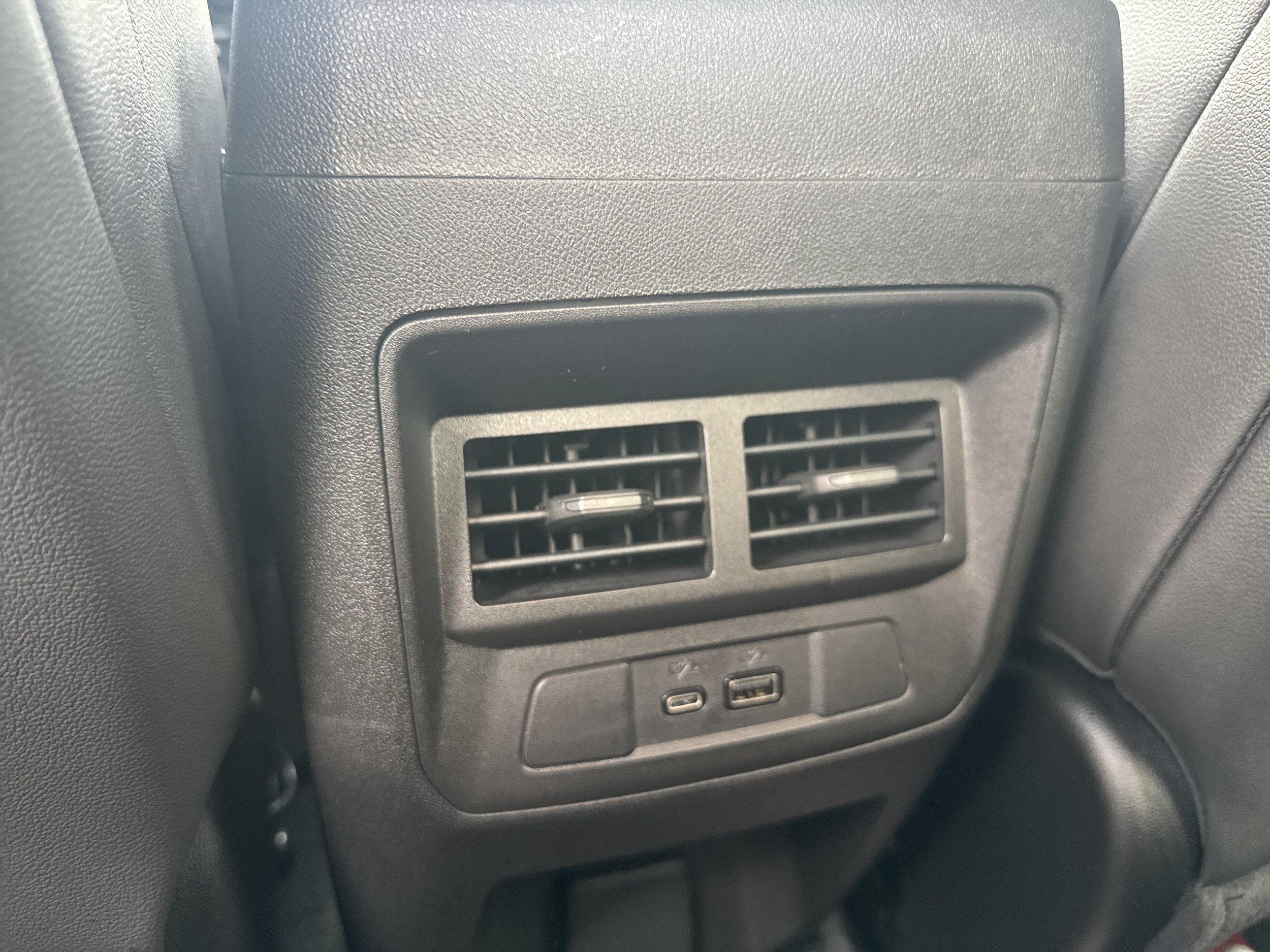 Used 2024 GMC Canyon AT4 w/ Technology Package AWD/4WD image 18