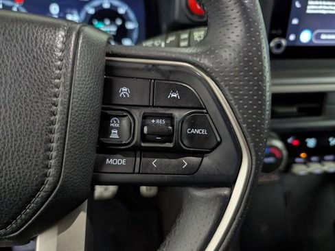 Used 2025 Toyota 4Runner TRD Sport AWD/4WD image 17