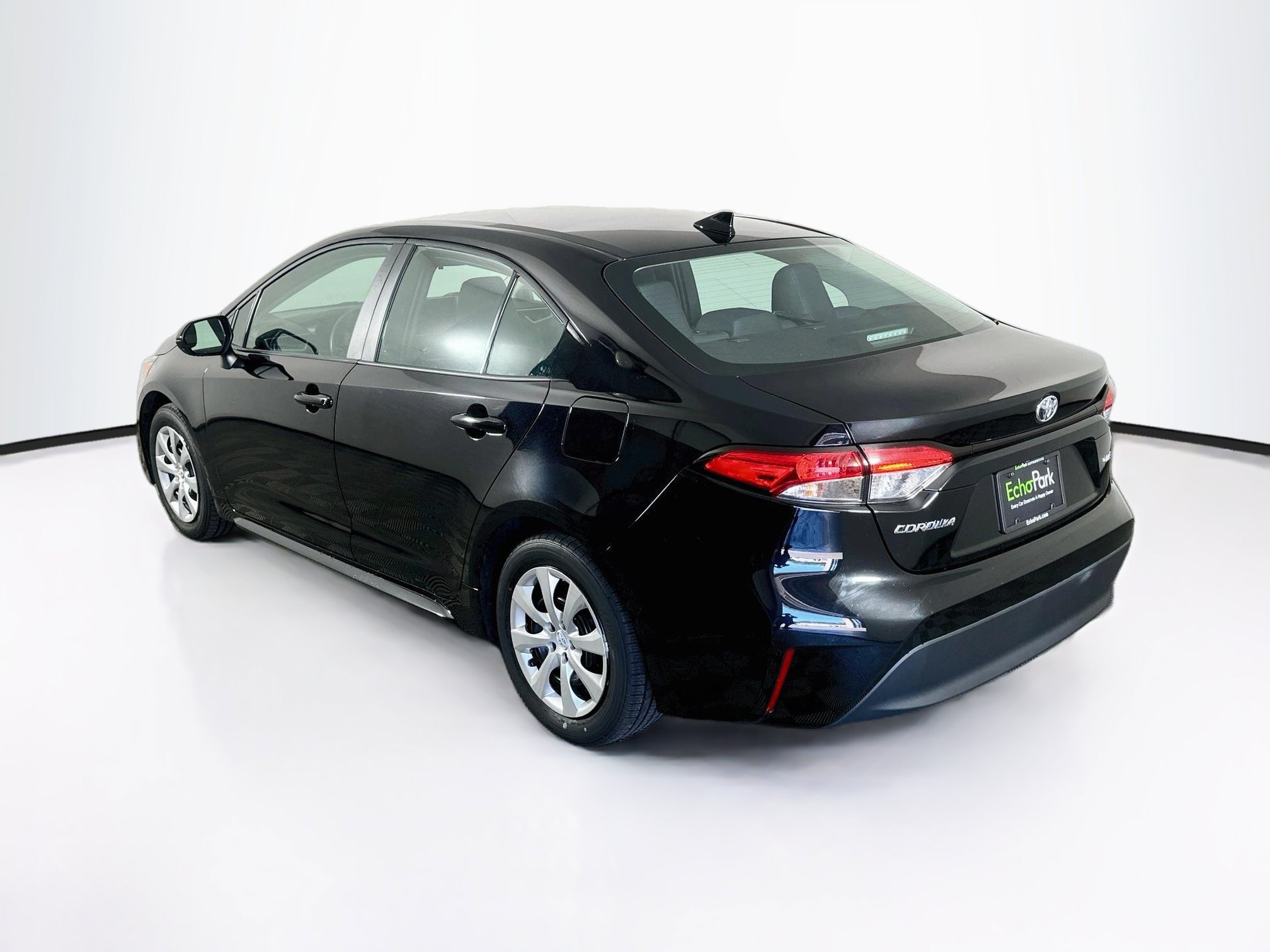 Used 2026 Toyota Corolla LE FWD image 5
