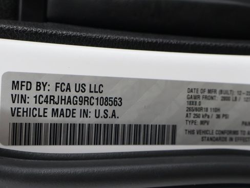 Used 2024 Jeep Grand Cherokee Altitude image 48