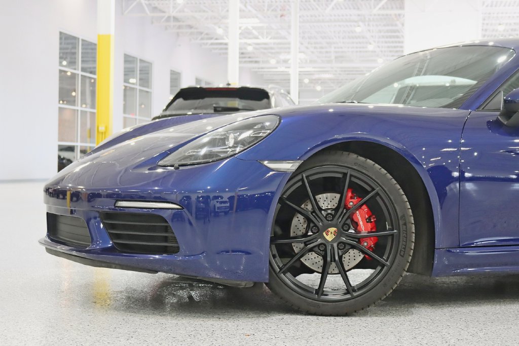 Used 2022 Porsche 718 Cayman S RWD image 2