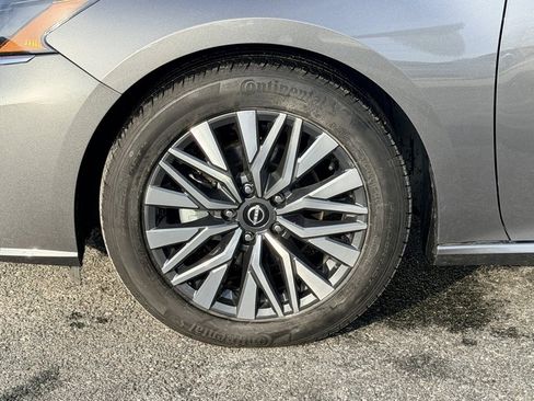 Used 2024 Nissan Altima 2.5 SV image 28