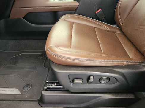 Used 2021 Chevrolet Tahoe High Country w/ Premium Package image 24