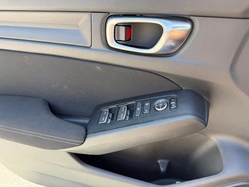 Used 2025 Honda Civic Sport image 25