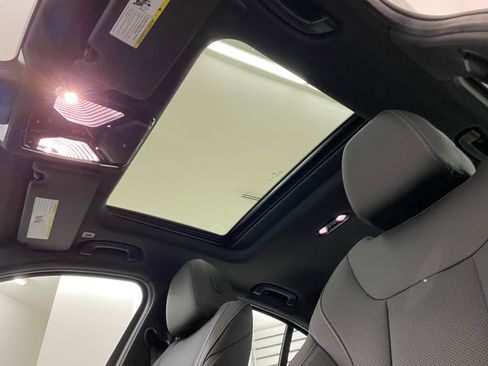 New 2025 BMW 330i xDrive Sedan w/ Convenience Package image 14