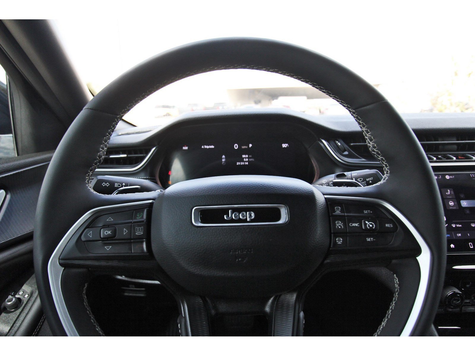 Used 2024 Jeep Grand Cherokee Altitude RWD image 16