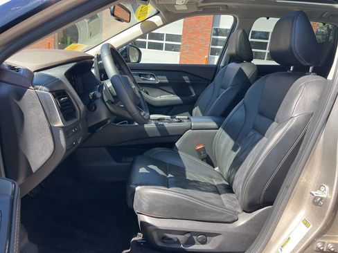 Used 2022 Nissan Rogue Platinum w/ Head-Up Display Package AWD/4WD image 14