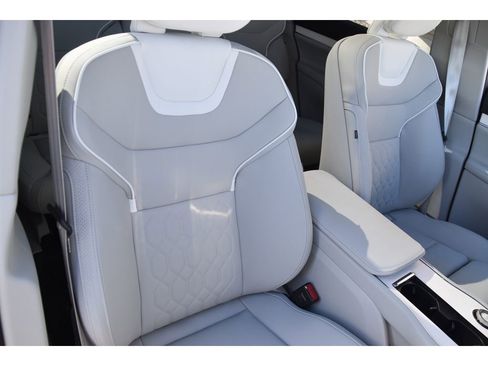 Certified 2025 Volvo EX90 Ultra image 32