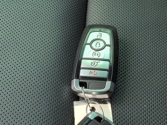 Used 2025 Ford Expedition Tremor AWD/4WD image 32