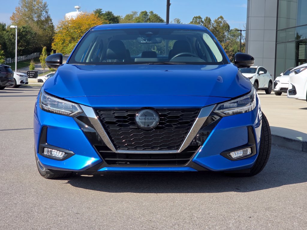 Used 2023 Nissan Sentra SR w/ SR Premium Package FWD image 3