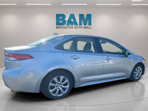 Used 2021 Toyota Corolla LE image 10