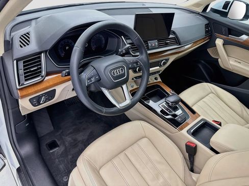 Used 2022 Audi Q5 2.0T Premium Plus w/ Premium Plus Package AWD/4WD image 9