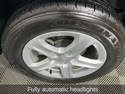 Certified 2023 Jeep Compass Sport image 10