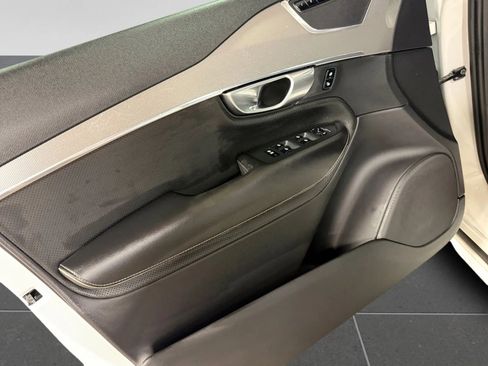 Used 2017 Volvo XC90 T6 R-Design w/ Vision Package image 16