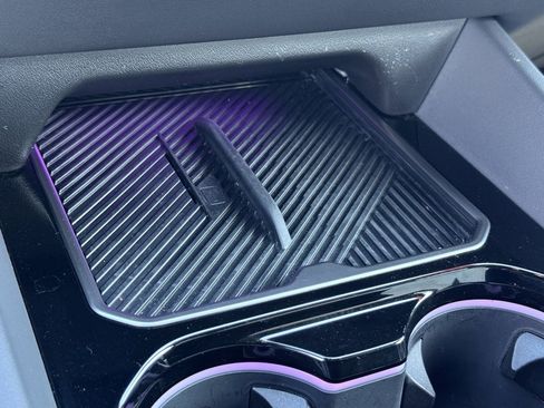 Used 2025 BMW i5 xDrive40 w/ Premium Package image 28