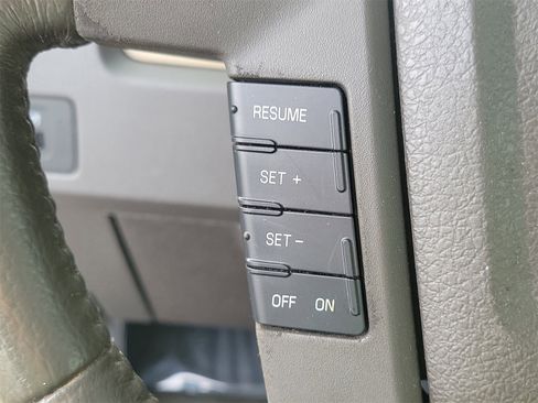 Used 2010 Ford F150 XLT image 22