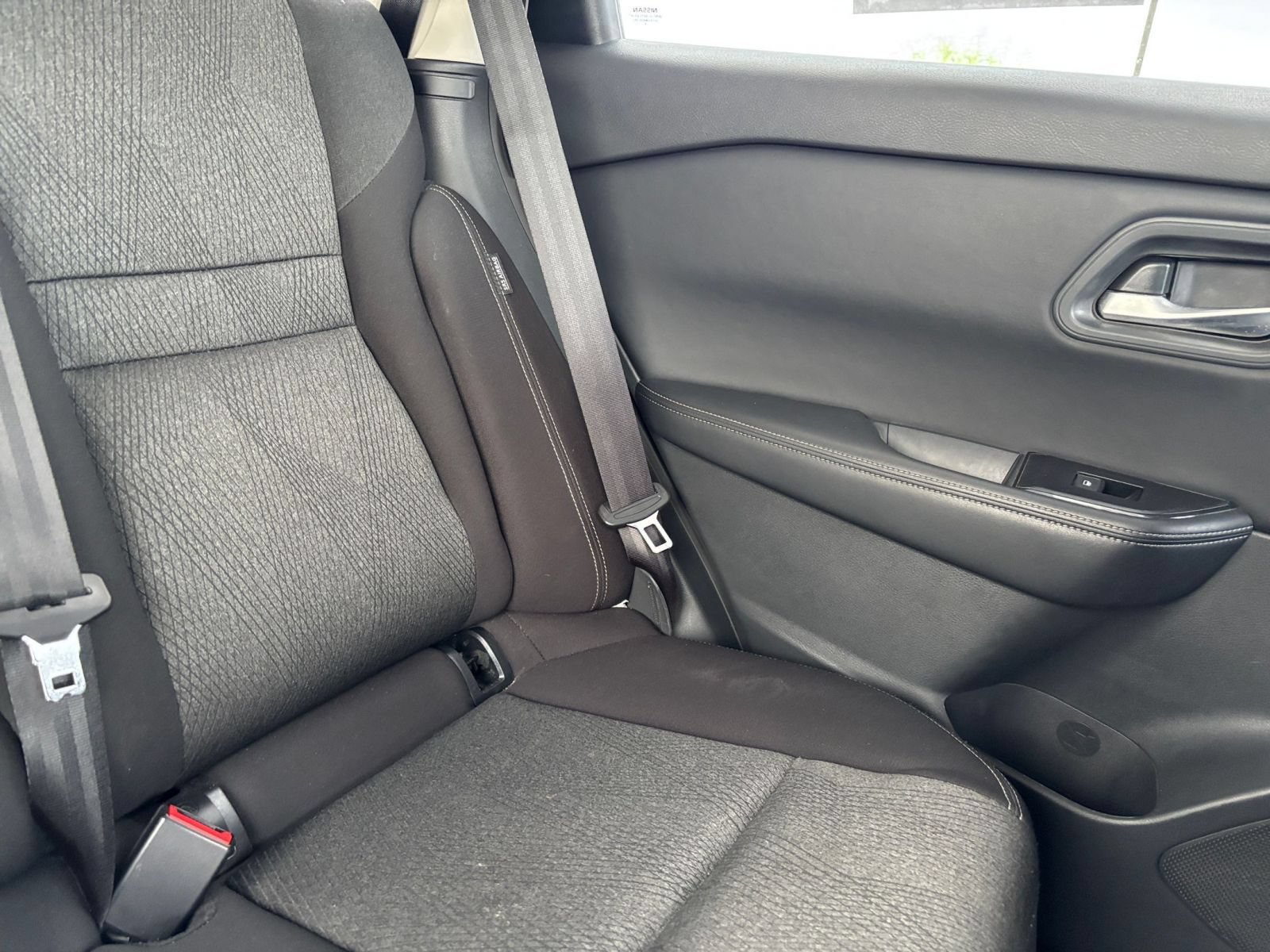 Used 2025 Nissan Rogue SV AWD/4WD image 38