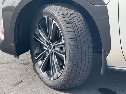 Used 2023 Toyota bZ4X AWD image 17